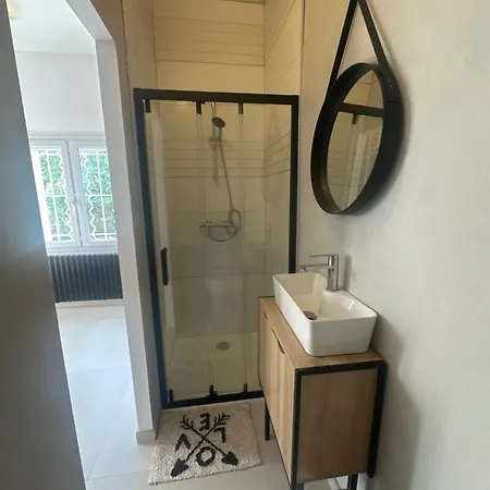 Independant Avec Parking * Nîmes